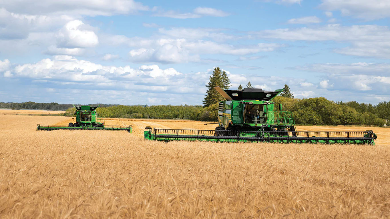 New John Deere HDR Rigid Cutterbar Drapers are ideal for small grains, oilseed, or soybean growers.