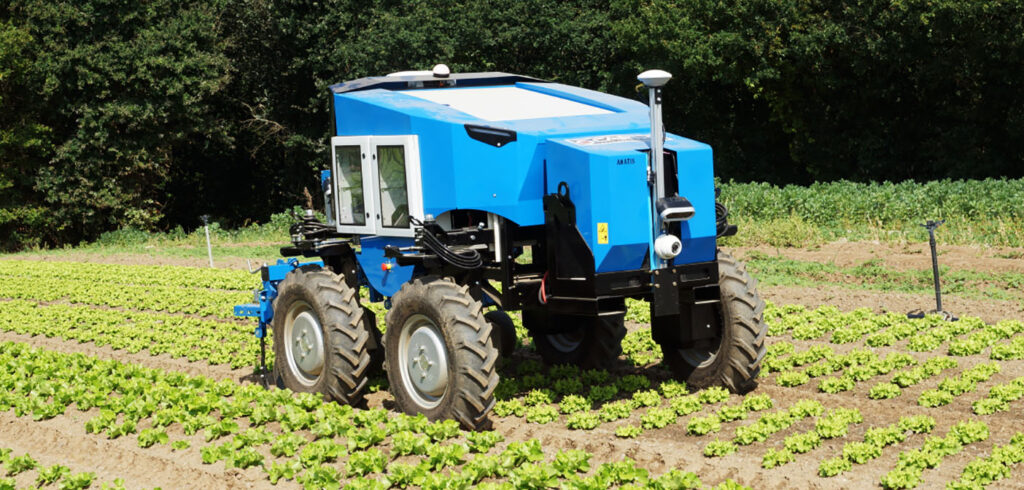 Farmdroid suggests that its robots could work unsupervised for the season with the aid of a geofence, offering a viable alternative to spraying for non-organic sugar beet