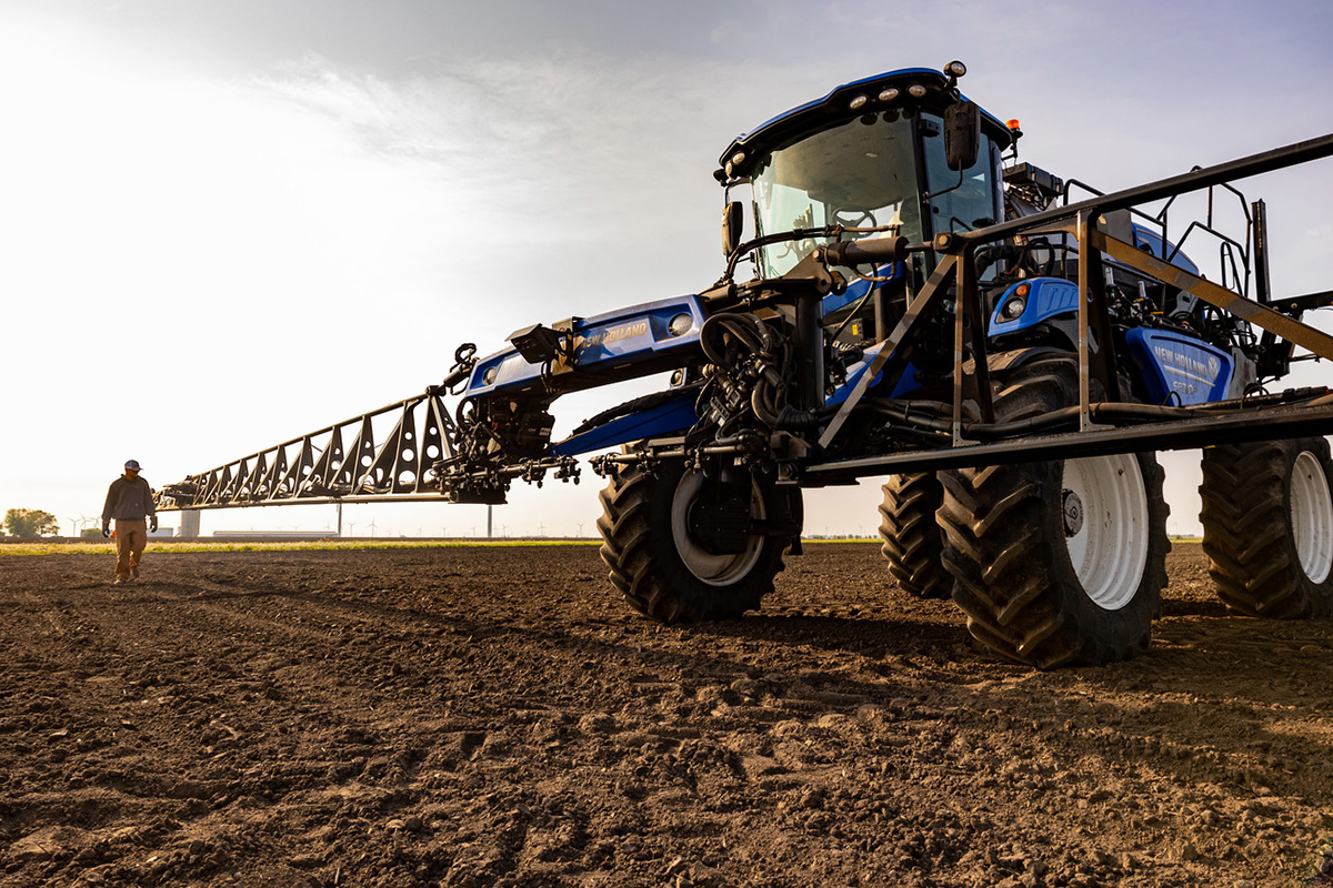New Holland Agriculture was recognized for its 2023 Guardian™ Front Boom Sprayer with PLM Intelligence™